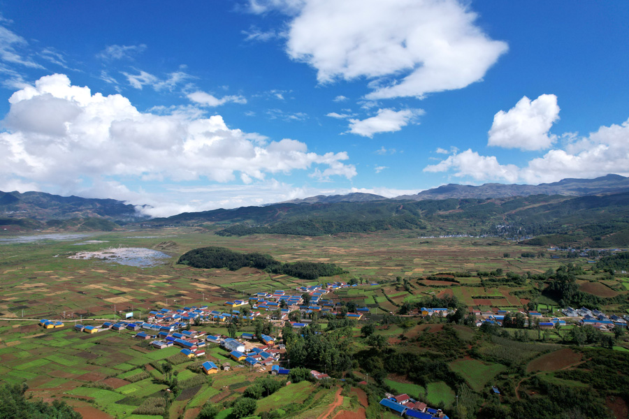 1690420980658499.jpg 2021年金秋時節,好醫生集團定點幫扶的火燈村絢麗多彩。.jpg